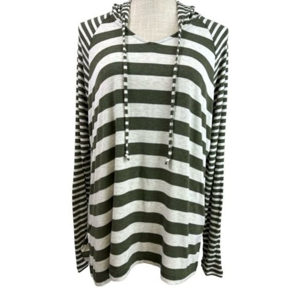 Cabi 3995 Playoff Hoodie - Picture 2 of 7